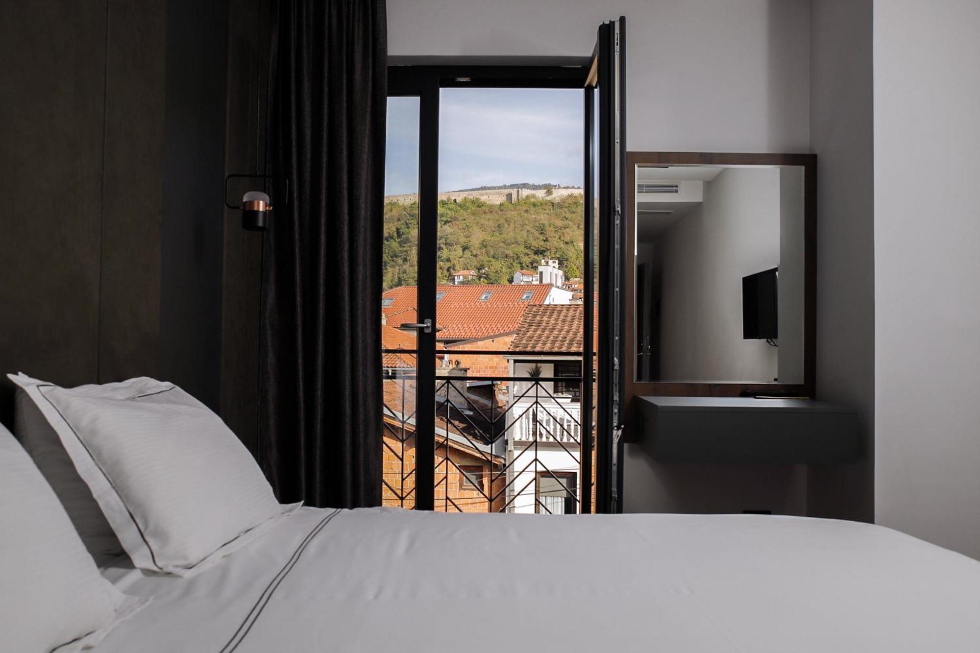 Triumf Hotel Prizren Exterior foto